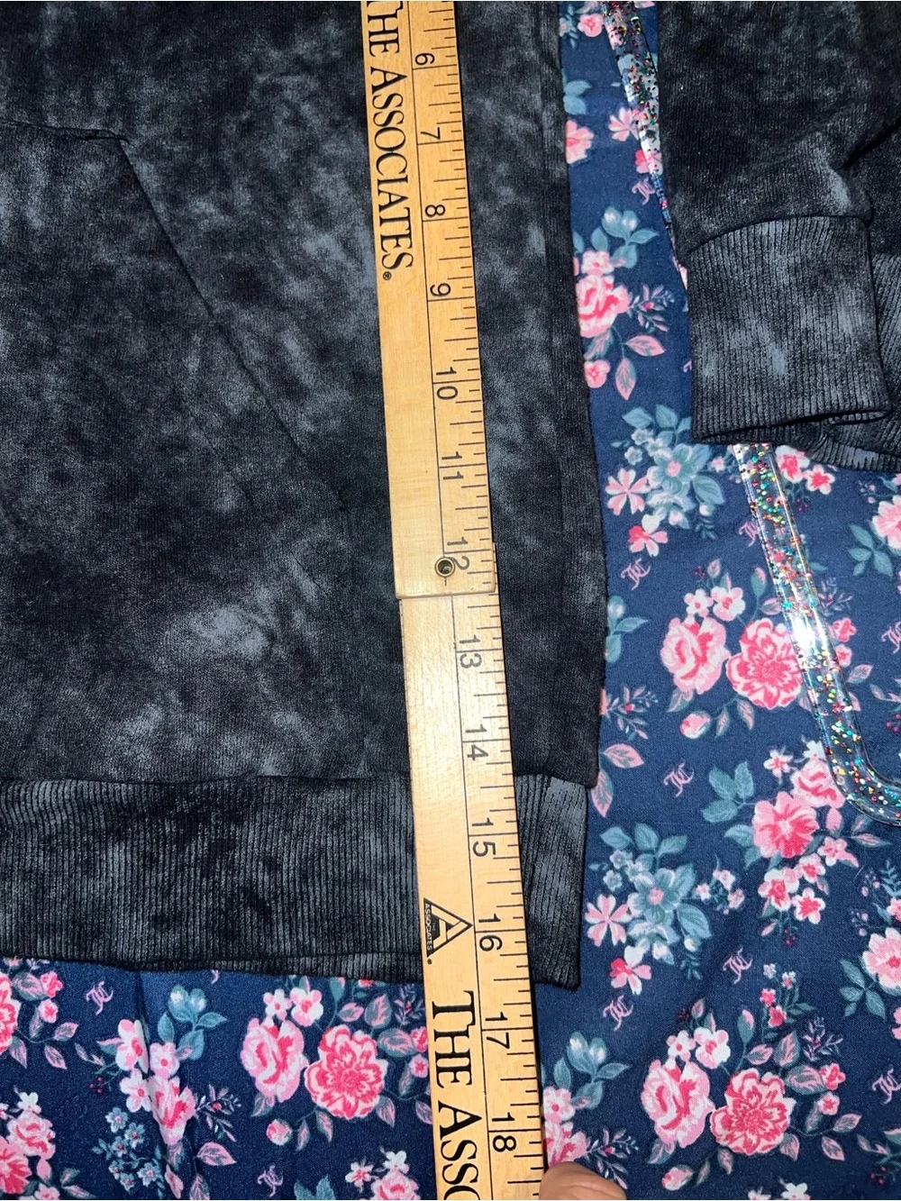 Pokemon Gengar & friends men’s hoodie size small